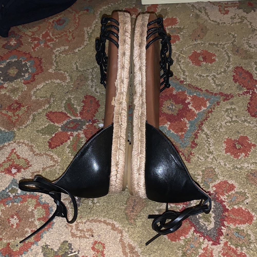 ALOHAS TIE AROUND ANKLE BNWOT - Picture 3 of 4